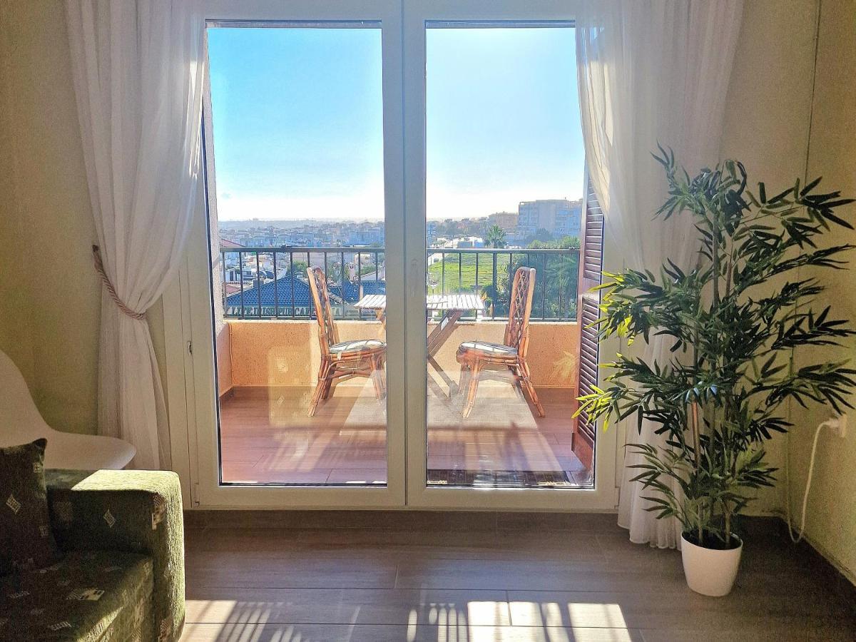 Cozy Apartment With Sea View Torrevieja Exterior photo