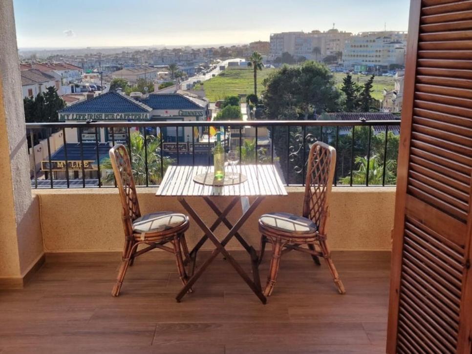Cozy Apartment With Sea View Torrevieja Exterior photo