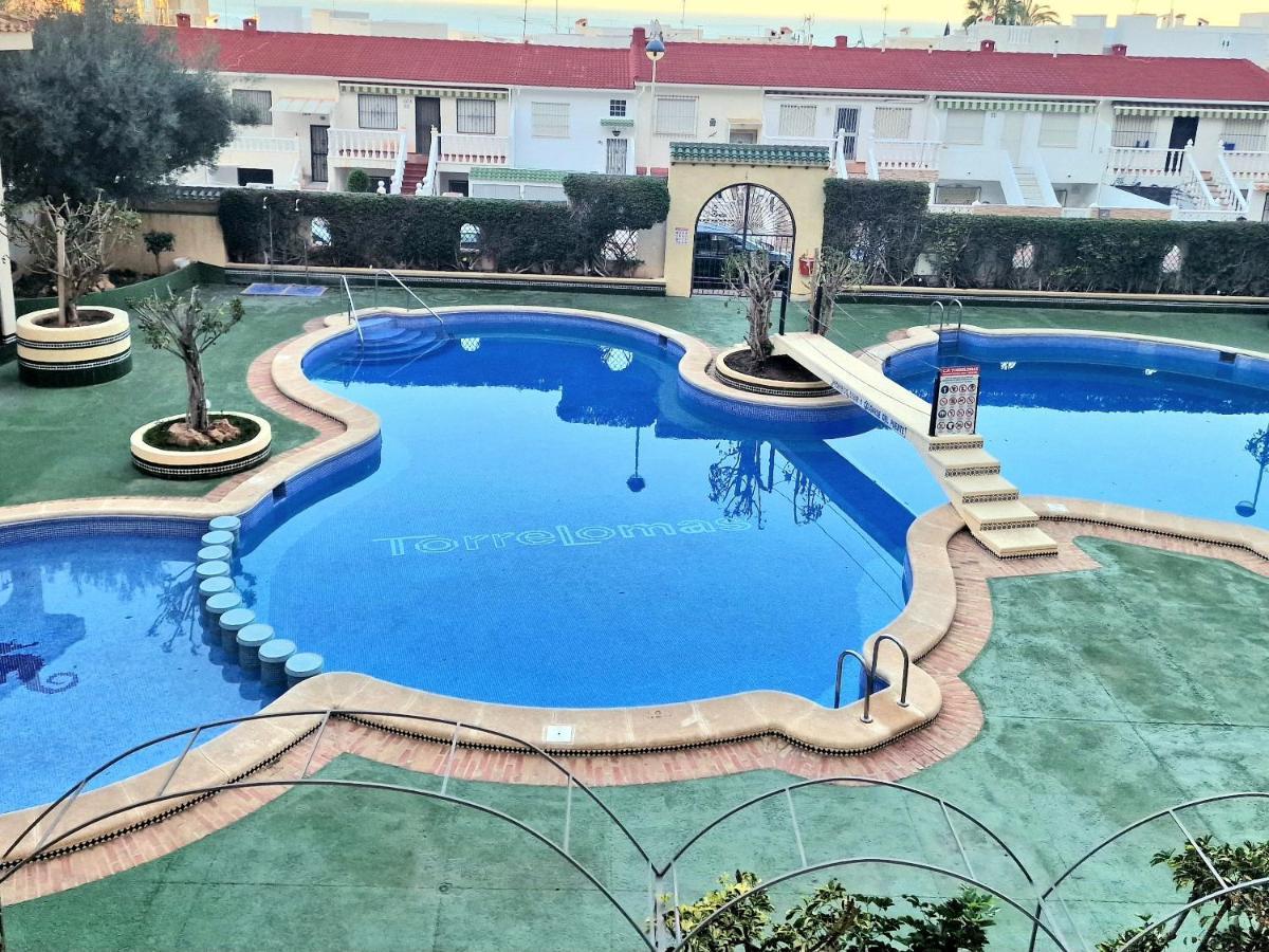 Cozy Apartment With Sea View Torrevieja Exterior photo