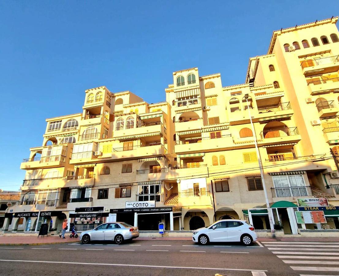Cozy Apartment With Sea View Torrevieja Exterior photo